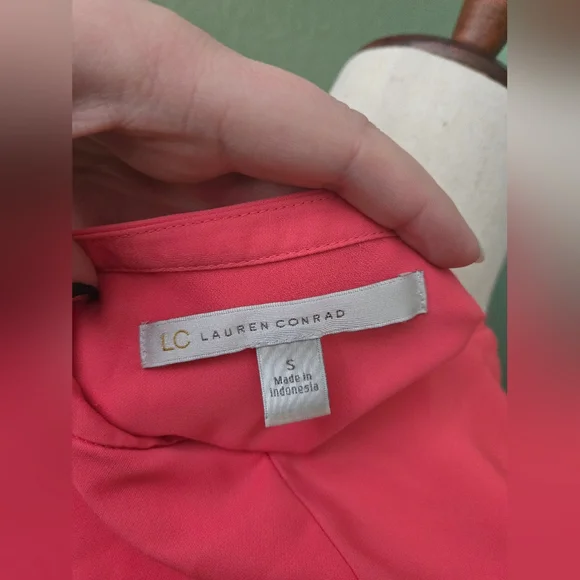 LC Lauren Conrad Pink/Coral Long Sleeve Blouse With Gold Button Accents  Small - Picture 2 of 7